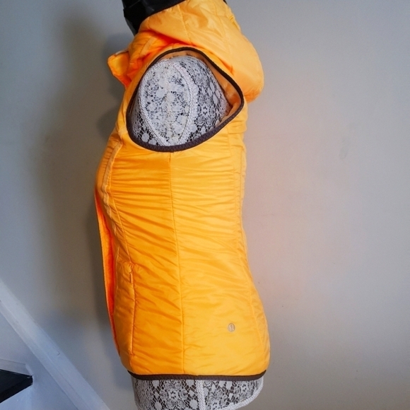 Lululemon Glacier Hoodie Vest - Picture 4 of 14